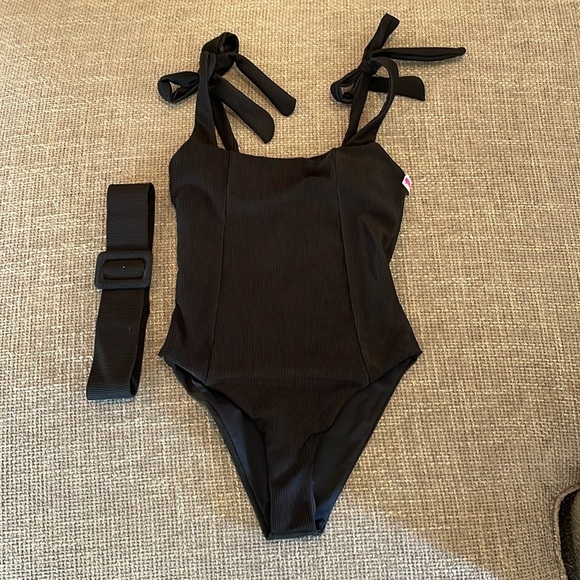 NWT BEACH RIOT Sydney Belted One Piece Swimsuit! - Picture 9 of 13